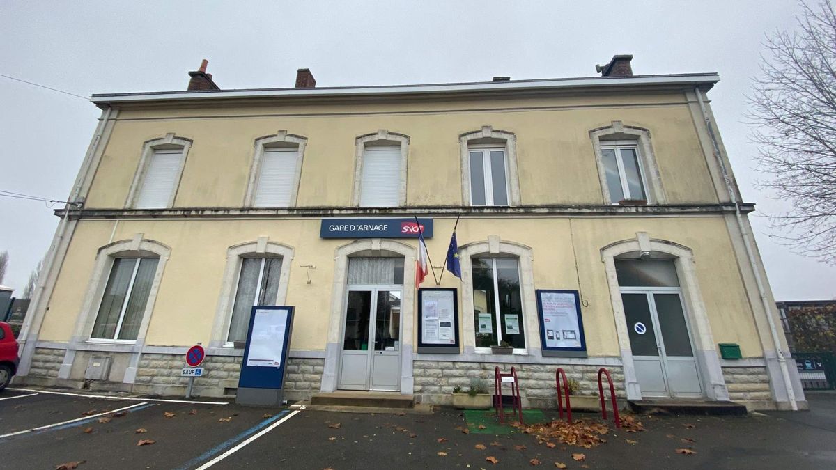 Sncf En Sarthe La Gare D Arnage Perd Son Dernier Guichet