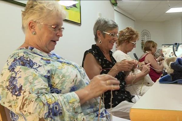 Le tricot à la chaîne, pour la bonne cause !