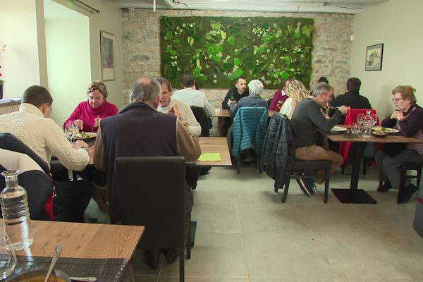 "L'Ardoise" à Trepot : rouvert depuis 3 semaines et souvent complet le midi !