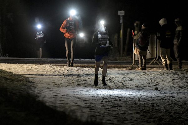 Les coureurs ont affronté les éléments naturels durant une partie de la nuit