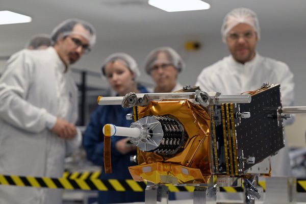 Un exemple de nano satellite fabriqué par Hemeria qui intégrera la constellation déployée par Kinéis au début de l'été prochain. Une première européenne dont deux entreprises toulousaines sont les principales maîtresses d' œuvre.