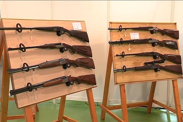 Le salon des chasseurs au Centre Foires et Conventions de Metz-Métropole accueille 9000 visiteurs. Et pour cette 4ème édition les armuriers sont au centre de toutes les attentions. 
