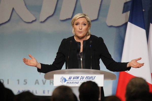 Marine Le Pen en meeting à Paris