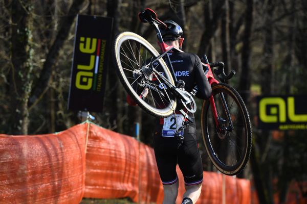 Les trois courses qui devaient se dérouler samedi 4 novembre sont reportées au dimanche 5. La tempête Domingo perturbe la tenue des championnats d'Europe de cyclocross à Pontchâteau.