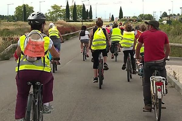 Montpellier - opération vélorution pour réclamer des pistes cyclables sécurisées dans la métropole - 10 juin 2018.