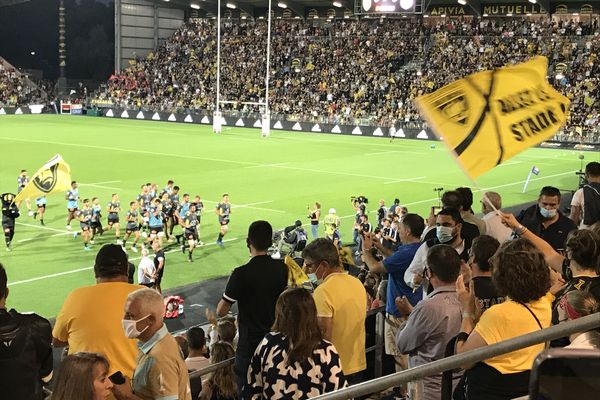 Un stade Deflandre plein à craquer pour la reprise du championnat