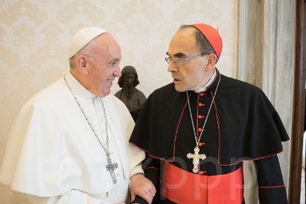 Le pape François, lors de son entrevue  avec le cardinal Barbarin ....  