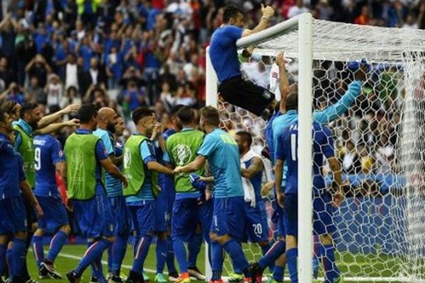 La Squadra Azzura s'impose 2-0 face à l'Espagne et jouera l'Allemagne en quarts de l'Euro - 27 juin 2016