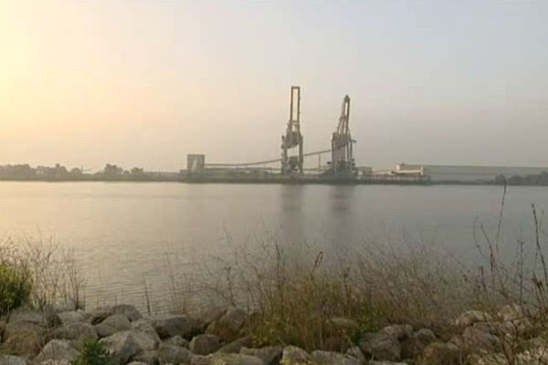 Au Havre, l'entreprise Lafarge ciments voit d'un mauvais oeil l'arrivée de deux autres sociétés.