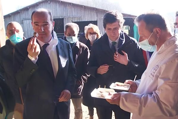 Le premier ministre Jean Castex et le ministre de l'agriculture Julien Denormandie en visite en Creuse.