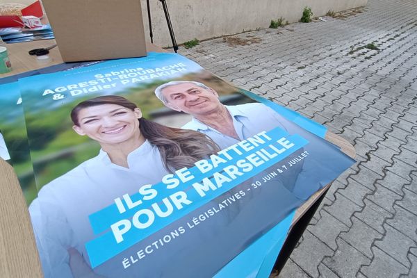 Sabrina Agresti-Roubache remet son écharpe de député en jeu pour les législatives 2024 à Marseille.