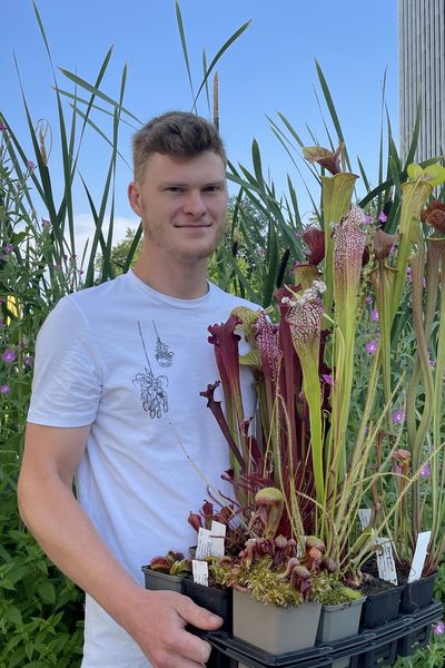 Enzo est éleveur de plantes