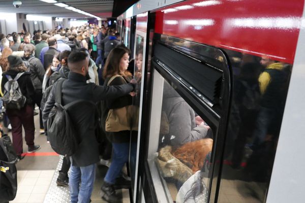 Ligne B Du Métro à Lyon : La Circulation Interrompue à L'heure De ...