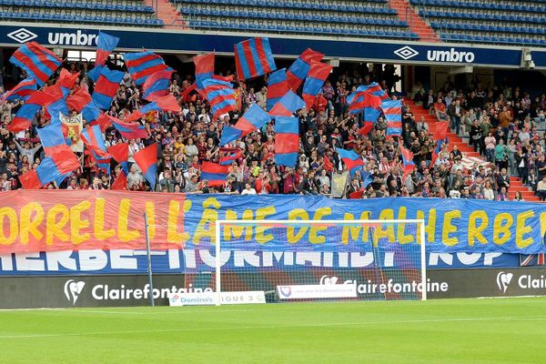 Tribune Borelli, celle des supporters caennais. 