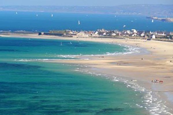 Le cahier tourisme du Telegraph, le quotidien anglais le plus lu, classe une plage de la Manche dans le Top Ten des meilleurs spots français