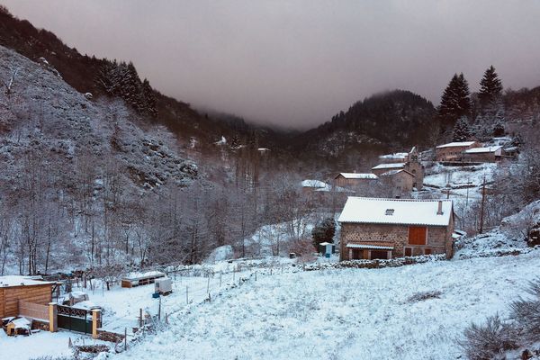 Une belle couche de neige sur les villages ardéchois   