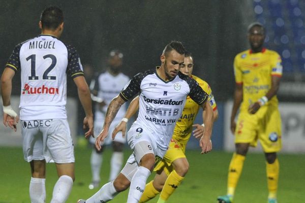 Le Tours FC gagne contre le VAFC et remonte la 17e place