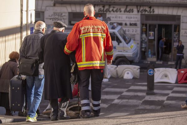 Les riverains évacués le 8 novembre 2018. A la suite des effondrements ce sont 1 600 personnes qui ont dû quitter leurs logements à cause d’arrêtés de péril.