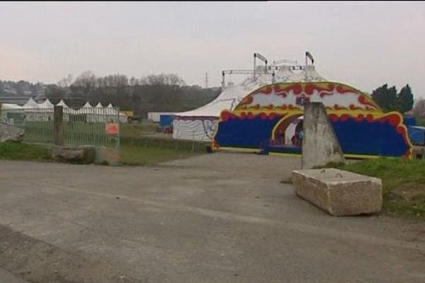 Le 11 mars 2014 devant le cirque est installé à côté du golf municipal de Saint-Etienne (Loire)