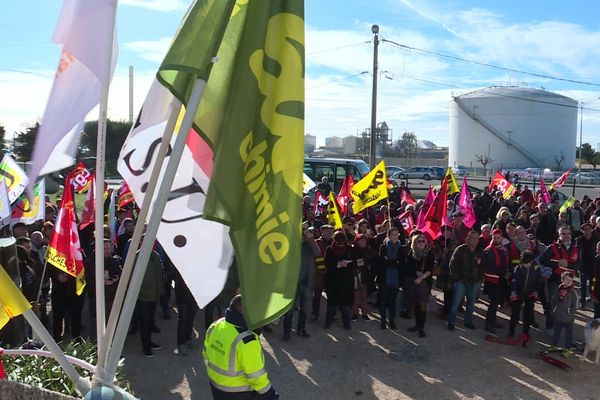 Meeting unitaire à Lavéra dans les Bouches-du-Rhône 