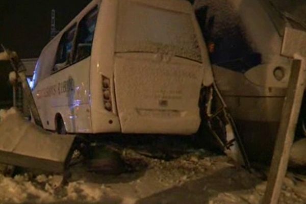 Le TER a heurté l'arrière du minibus à 60 km/h