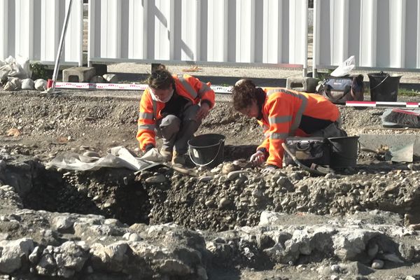 Les fouilles doivent se poursuivre jusqu'en novembre. Les travaux de l'Esplanade débuteront au printemps 2025.