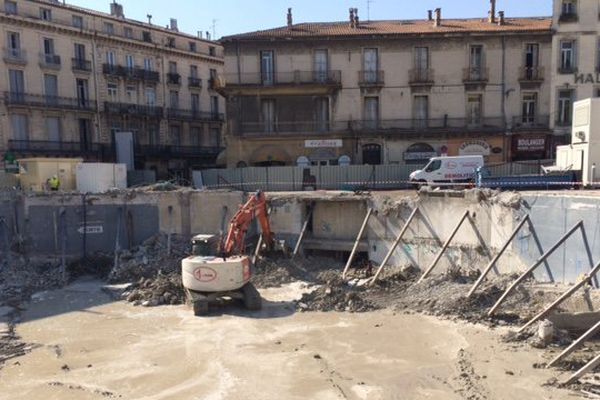 La fin du chantier de destruction des halles Laissac le 9 septembre 2016