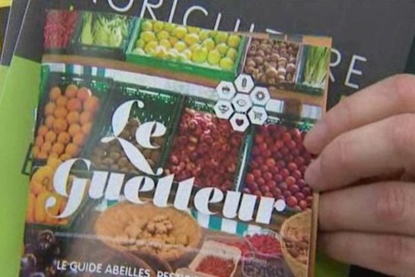 Dess bénévoles de Greenpeace ont distribué "le Guetteur" samedi matin à Hoenheim