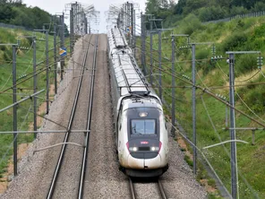 La circulation des TGV a repris sur l'axe Atlantique 24 heures après une attaque coordonnée, qui avait paralysé le trafic.