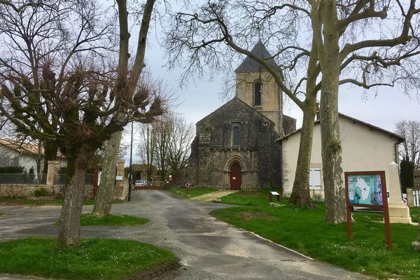 À Vançais, paisible commune des Deux-Sèvres, la nouvelle s'est répandue parmi la population. 