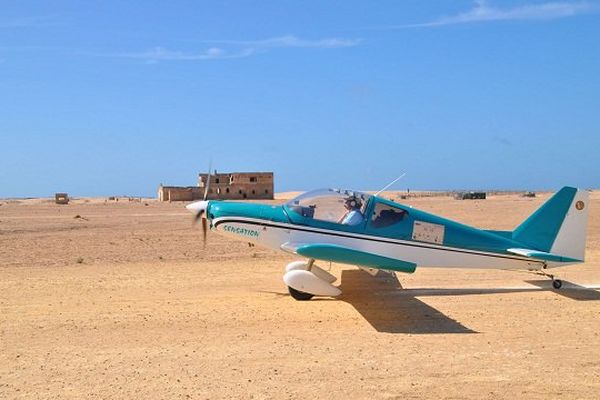 L'un des appareils du raid Latécoère en escale à Tarfaya (Maroc) lors d'une précédente édition