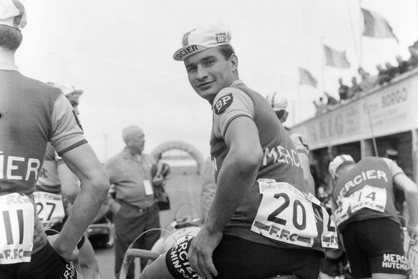 1960 - L'un des évènements sportifs commenté : le cyclo cross de Limours avec Raymond Poulidor