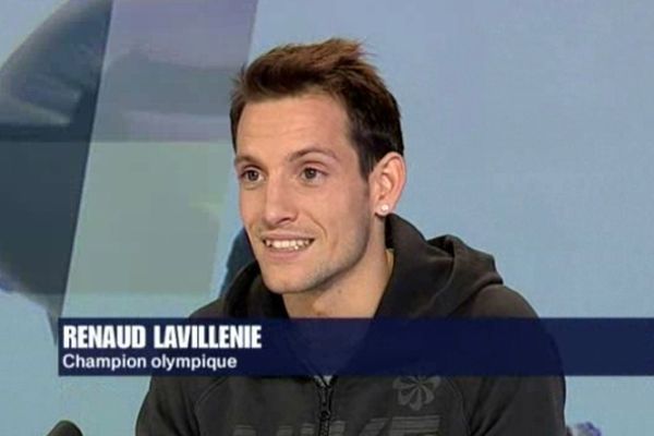 Renaud Lavillenie répond aux questions de Jean-Luc Roussilhe dans Match retour sur France3 Auvergne