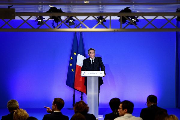 François Fillon lors de sa conférence de presse à son QG de campagne parisien, le 6 février 2017.