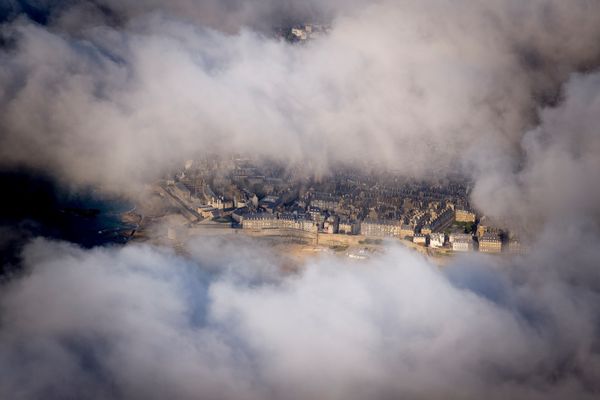 "La cité dans les nuages", Saint-Malo, vu par Rodolphe Marics