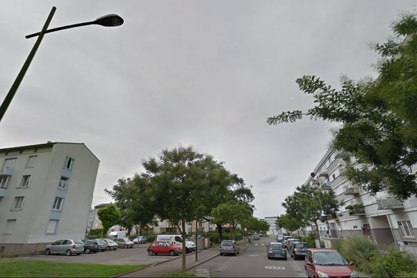 L'entrée de la rue de Périgueux à Strasbourg (Bas-Rhin), où se sont déroulés les faits.