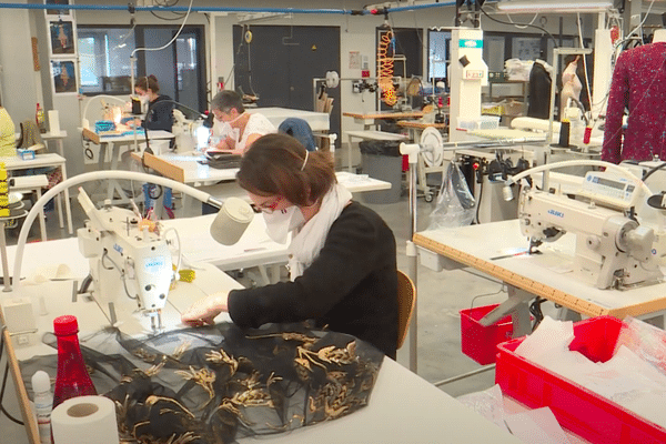 L'usine Haspolo à Saint-Christophe-du-Bois, n'a repris que partiellement son activité de prêt à porter de luxe.