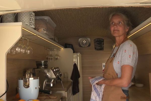 Laura Humbert, une barista ambulante qui recrée du lien dans les petits villages