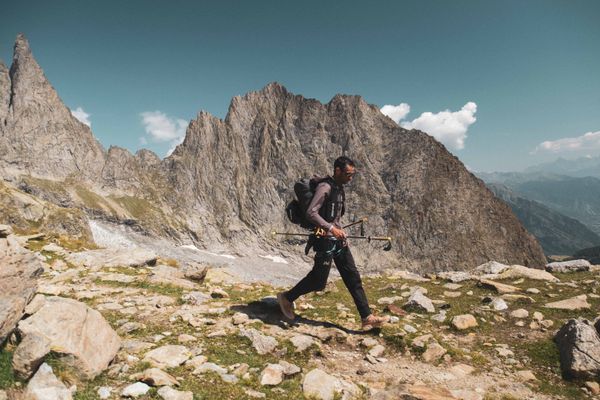 L'Espagnol Kilian Jornet a gravi les 82 sommets alpins de plus de 4 000 mètres d'altitude en seulement 19 jours.