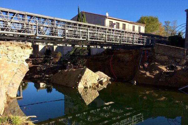 Villegailhenc (Aude) - le pont provisoire bientôt en service - novembre 2018.