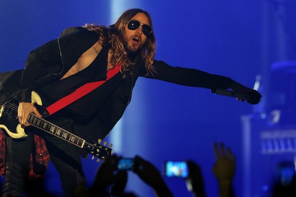 Jared Leto lors d'un concert de 30 Seconds to Mars en octobre 2013 au Portugal.