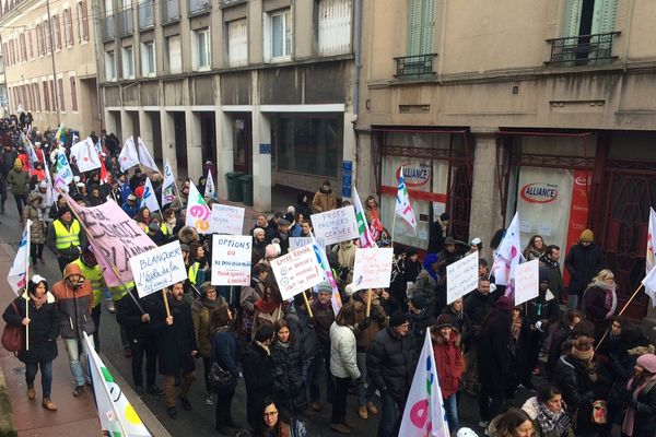 Plusieurs centaines de professeurs du second degré ont manifesté.