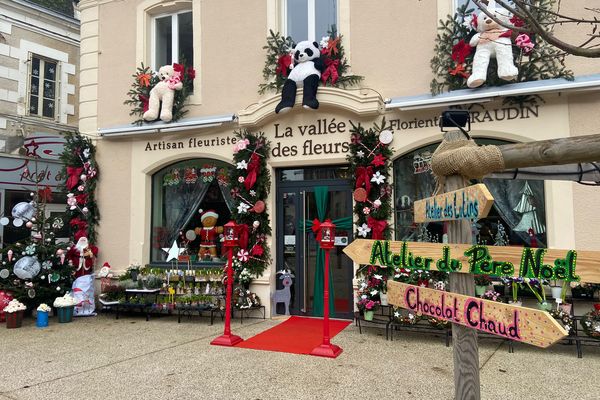 Le commerce "La vallée des fleurs" participe pour la première fois au concours de "La plus belle vitrine de Noël"