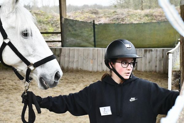 Suzanne Constant, scolarisée au CFA agricole de l'Yonne, participe au concours du meilleur apprenti de France.