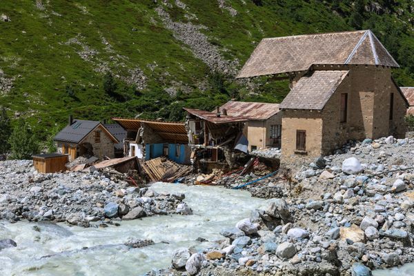 La Bérarde, haut lieu de randonnée et de l'alpiniste est toujours interdit d'accès après la crue torrentielle de juin dernier - juillet 2024