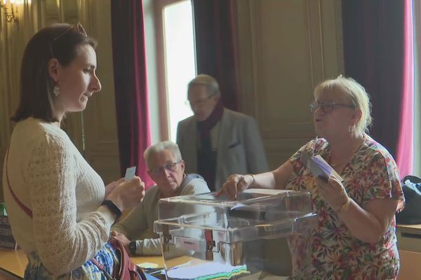 En Normandie, les électeurs pourront voter jusqu'à 18 heures. Retrouvez le taux de participation à 17 h.