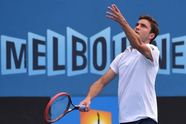 Les derniers espoirs tricolores reposent désormais sur les épaules de Gilles Simon et Alizé Cornet, qui joueront ce samedi.