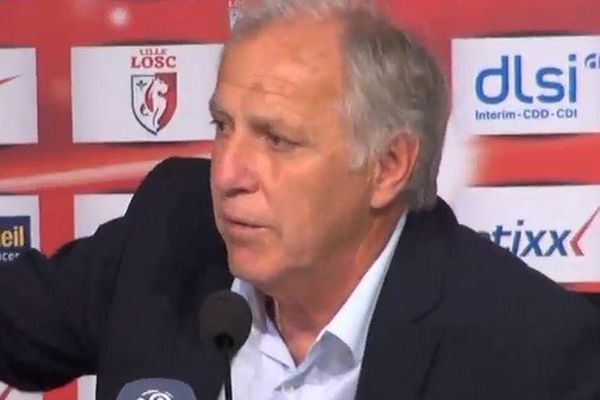 René Girard (LOSC), lors de la conférence de presse d'après-match. 