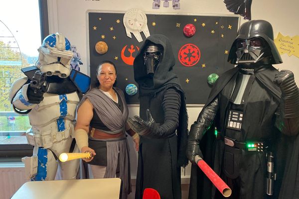 Ces 4 héros de Star Wars ont fait une apparition dans le service pédiatrique de l'hôpital de Saint-Aubin-les-Elbeuf, mardi 3 décembre 2023, incarnés par des cosplayeurs de l'association Star Wars Normandy.