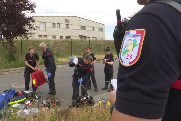 Les sapeurs pompiers-volontaires de la Creuse lors d'une session de formation à Guéret.